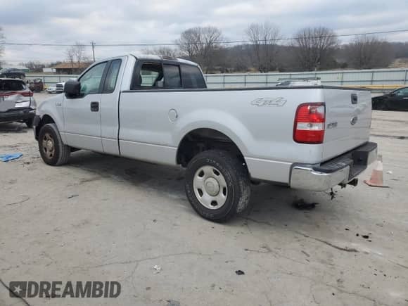 2005 Ford F-150 XL with VIN 1FTRF14595NB10329, listed as a Copart auction lot 86282814 with 100,859 mi miles and Clean title. Bid and sale history available at DreamBid. Image 2.