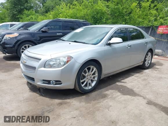 2012 Chevrolet Malibu LTZ z VIN 1G1ZG5E79CF270070, wystawiony jako IAAI lot #42496964 z przebiegiem 206 551 mil mil oraz . Historia ofert i sprzedaży dostępna na DreamBid. Obrazek 2.
