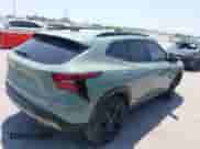 2024 Chevrolet Trax ACTIV z VIN KL77LKE28RC209975, wystawiony jako IAAI lot #40154197 z przebiegiem Nie podano mil oraz . Historia ofert i sprzedaży dostępna na DreamBid. Obrazek 4.