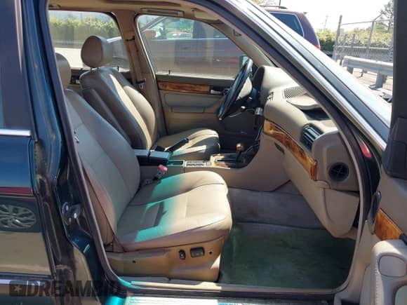 1994 BMW 7 Series with VIN WBAGD8327RDE89615, listed as a IAAI auction lot 41919045 with Not provided miles and . Bid and sale history available at DreamBid. Image 5.