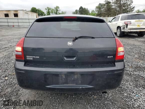 2005 Dodge Magnum SXT with VIN 2D4GZ48V85H576310, listed as a Copart auction lot 61059975 with 175,541 mi miles and Salvage title. Bid and sale history available at DreamBid. Image 6.