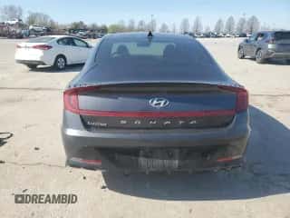 2021 Hyundai Sonata N Line z VIN 5NPEK4JC4MH115354, wystawiony jako Copart lot #50501605 z przebiegiem 76 934 mil mil oraz Czysty tytuł • Clean title. Historia ofert i sprzedaży dostępna na DreamBid. Obrazek 6.