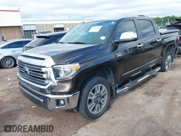 2019 Toyota Tundra SR5 с VIN 5TFAY5F18KX842461, выставлен на аукционе IAAI как лот 43093542 с пробегом 130 182 миль миль и . История ставок и продаж доступна на DreamBid. Изображение 2.