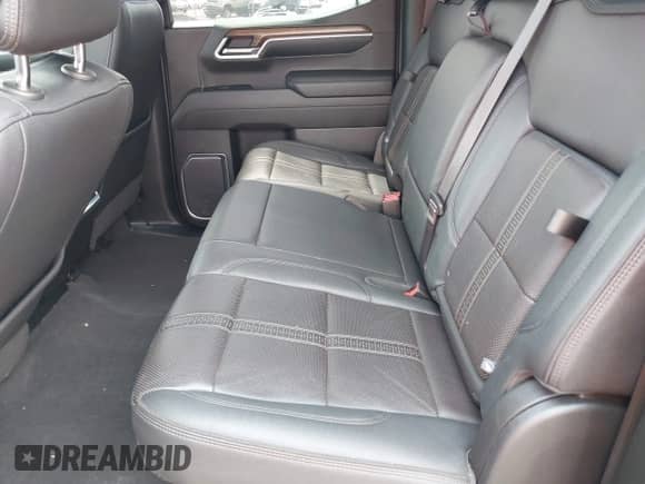 2022 Chevrolet Silverado 1500 High Country z VIN 2GCUDJED6N1501400, wystawiony jako IAAI lot #42346885 z przebiegiem 100 454 mil mil oraz . Historia ofert i sprzedaży dostępna na DreamBid. Obrazek 8.