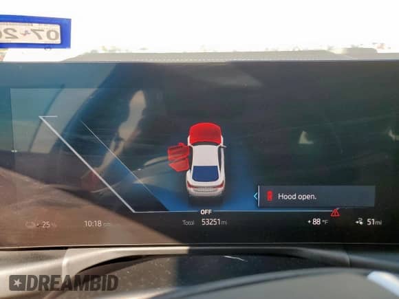 2023 BMW i4 eDrive40 z VIN WBY73AW02PFN81848, wystawiony jako Copart lot #70918775 z przebiegiem 53 251 mil mil oraz Szkoda całkowita • Salvage title. Historia ofert i sprzedaży dostępna na DreamBid. Obrazek 9.