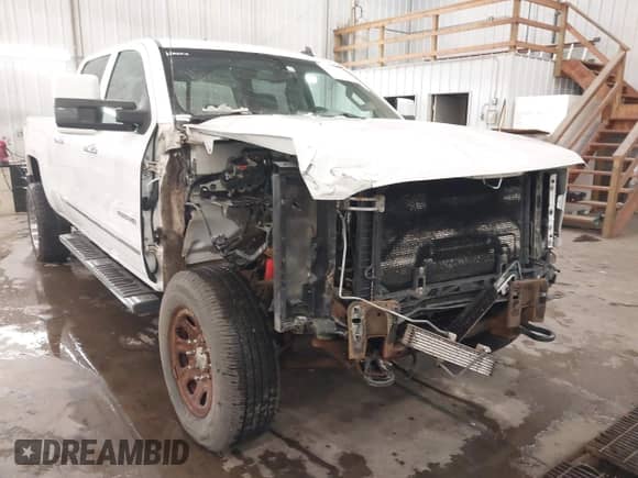 2015 Chevrolet Silverado 2500HD LTZ с VIN 1GC1KWEG8FF196167, выставлен на аукционе IAAI как лот 41946960 с пробегом 194 144 миль миль и . История ставок и продаж доступна на DreamBid. Изображение 6.