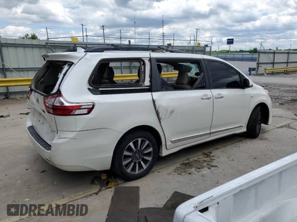 2018 Toyota Sienna XLE with VIN 5TDDZ3DC0JS200811, listed as a Copart auction lot 57700765 with Not provided miles and Non repairable. Bid and sale history available at DreamBid. Image 3.