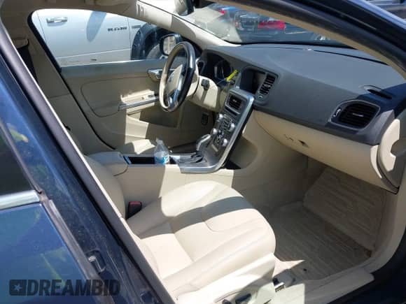 2015 Volvo S60 T5 Drive-E Premier with VIN YV126MFK9F1337917, listed as a IAAI auction lot 42518123 with 79,265 mi miles and . Bid and sale history available at DreamBid. Image 5.