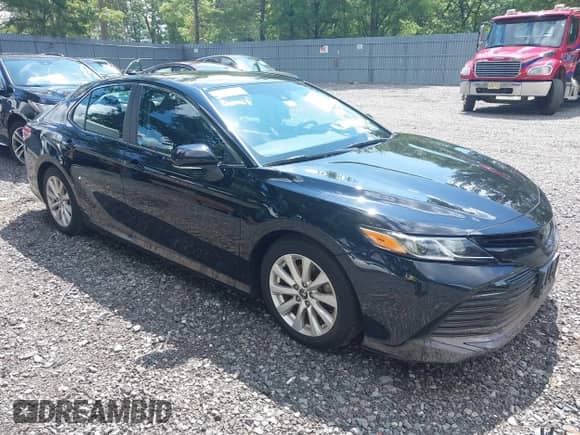 2018 Toyota Camry SE с VIN 4T1B11HK1JU511630, выставлен на аукционе IAAI как лот 42752218 с пробегом 133 637 миль миль и . История ставок и продаж доступна на DreamBid. Изображение 1.