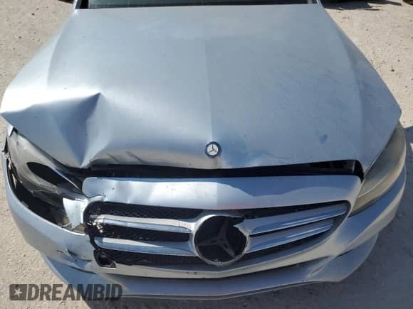 2015 Mercedes-Benz C 300 z VIN 55SWF4JB6FU070479, wystawiony jako Copart lot #87196955 z przebiegiem 98 702 mil mil oraz Szkoda całkowita • Salvage title. Historia ofert i sprzedaży dostępna na DreamBid. Obrazek 11.