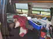 2001 Ford Econoline Cargo z VIN 1FDRE14W41HB55470, wystawiony jako Copart lot #64990214 z przebiegiem 176 643 mil mil oraz Czysty tytuł • Clean title. Historia ofert i sprzedaży dostępna na DreamBid. Obrazek 11.