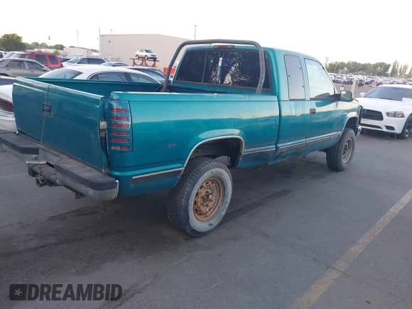 1995 Chevrolet Silverado 1500 with VIN 2GCEK19Z3S1169329, listed as a IAAI auction lot 42687311 with 170,818 mi miles and . Bid and sale history available at DreamBid. Image 4.