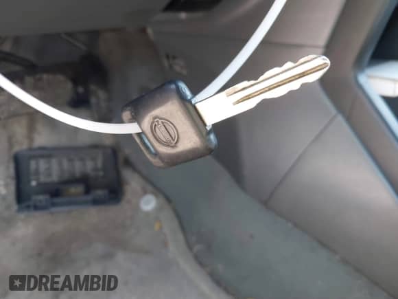 2003 Nissan Frontier XE z VIN 1N6DD26T33C462698, wystawiony jako IAAI lot #41854779 z przebiegiem 128 709 mil mil oraz . Historia ofert i sprzedaży dostępna na DreamBid. Obrazek 11.