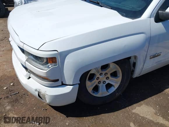 2018 Chevrolet Silverado 1500 LT с VIN 3GCUKREC5JG596495, выставлен на аукционе IAAI как лот 42834463 с пробегом 116 464 миль миль и . История ставок и продаж доступна на DreamBid. Изображение 19.
