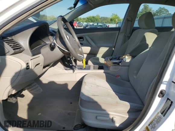 2007 Toyota Camry CE z VIN 4T1BE46K17U635043, wystawiony jako Copart lot #80792645 z przebiegiem 143 773 mil mil oraz Szkoda całkowita • Salvage title. Historia ofert i sprzedaży dostępna na DreamBid. Obrazek 7.