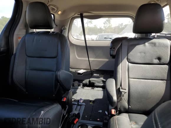 2020 Toyota Sienna SE z VIN 5TDXZ3DC9LS072925, wystawiony jako Copart lot #56758795 z przebiegiem 55 593 mil mil oraz Szkoda całkowita • Salvage title. Historia ofert i sprzedaży dostępna na DreamBid. Obrazek 10.