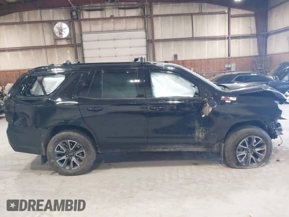 2021 Chevrolet Tahoe Z71 с VIN 1GNSKPKD0MR109854, выставлен на аукционе IAAI как лот 42043219 с пробегом 51 064 миль миль и . История ставок и продаж доступна на DreamBid. Изображение 12.