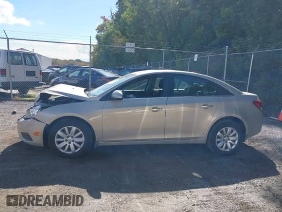 2011 Chevrolet Cruze 1LT с VIN 1G1PF5S96B7292763, выставлен на аукционе IAAI как лот 43414761 с пробегом 114 425 миль миль и . История ставок и продаж доступна на DreamBid. Изображение 14.