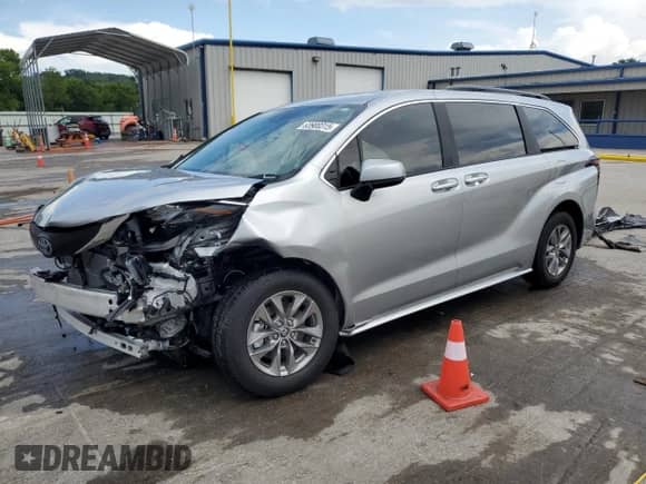 2025 Toyota Sienna LE с VIN 5TDKRKECXSS264565, выставлен на аукционе Copart как лот 63989315 с пробегом 4 950 миль миль и Списание • Salvage title. История ставок и продаж доступна на DreamBid. Изображение 1.