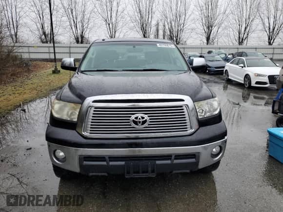 2010 Toyota Tundra Limited z VIN 5TFHY5F17AX144971, wystawiony jako Copart lot #45795615 z przebiegiem 228 690 mil mil oraz Czysty tytuł • Clean title. Historia ofert i sprzedaży dostępna na DreamBid. Obrazek 5.