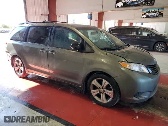 2011 Toyota Sienna LE with VIN 5TDKK3DC8BS117026, listed as a Copart auction lot 81284955 with 224,701 mi miles and Salvage title. Bid and sale history available at DreamBid. Image 4.
