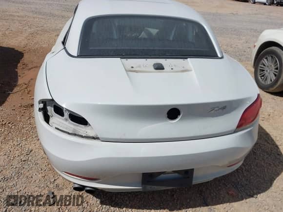 2011 BMW Z4 sDrive30i с VIN WBALM5C55BE380154, выставлен на аукционе IAAI как лот 41815724 с пробегом 118 062 миль миль и . История ставок и продаж доступна на DreamBid. Изображение 19.