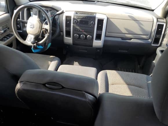 2009 Dodge 1500 SLT с VIN 1D3HB13P99S743129, выставлен на аукционе Copart как лот 57229285 с пробегом Не указан миль и Чистый • Clean title. История ставок и продаж доступна на DreamBid. Изображение 8.