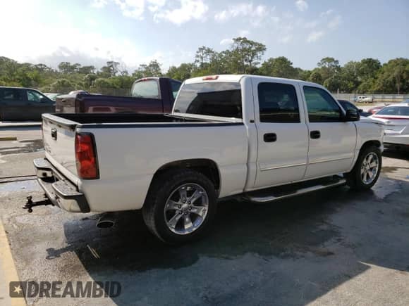 2006 Chevrolet Silverado 1500 LT3 with VIN 2GCEC13Z061298933, listed as a Copart auction lot 50454004 with 95,163 mi miles and Salvage title. Bid and sale history available at DreamBid. Image 3.
