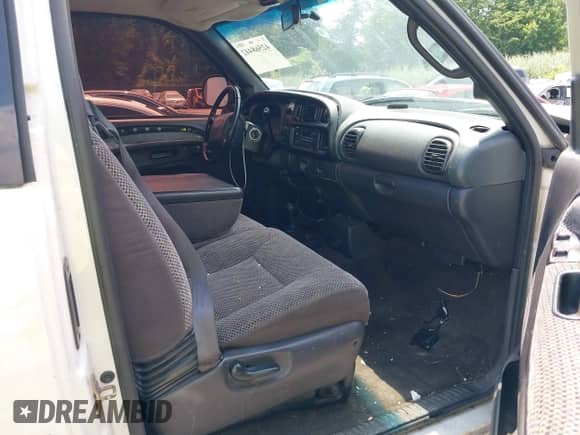 2001 Dodge 1500 with VIN 3B7HF13Z51M257137, listed as a IAAI auction lot 42568442 with 228,248 mi miles and . Bid and sale history available at DreamBid. Image 5.