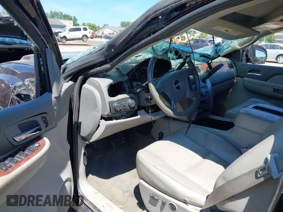 2008 GMC Sierra 1500 Work Truck with VIN 2GTEK133281268396, listed as a IAAI auction lot 42760275 with Not provided miles and . Bid and sale history available at DreamBid. Image 5.