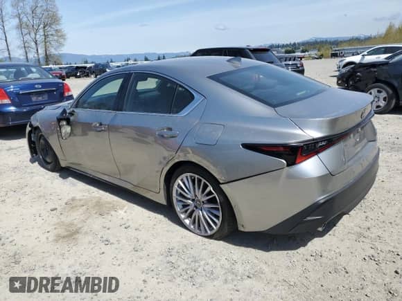 2022 Lexus IS 300 z VIN JTHD81F27N5048693, wystawiony jako Copart lot #49779663 z przebiegiem 2 569 mil mil oraz . Historia ofert i sprzedaży dostępna na DreamBid. Obrazek 2.