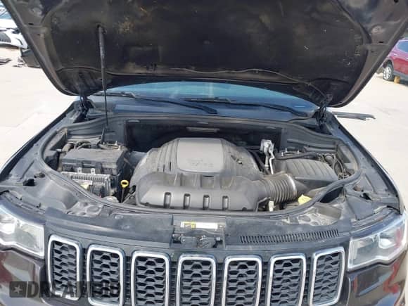 2017 Jeep Grand Cherokee Limited z VIN 1C4RJFBT3HC605266, wystawiony jako IAAI lot #42533207 z przebiegiem 147 674 mil mil oraz . Historia ofert i sprzedaży dostępna na DreamBid. Obrazek 10.