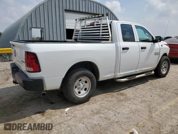 2018 Ram 1500 Tradesman z VIN 1C6RR7FT5JS153798, wystawiony jako Copart lot #67239795 z przebiegiem 34 069 mil mil oraz Szkoda całkowita • Salvage title. Historia ofert i sprzedaży dostępna na DreamBid. Obrazek 3.