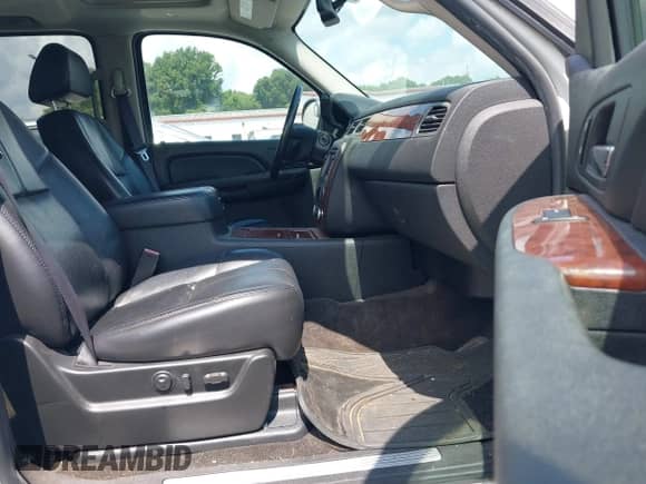 2007 Chevrolet Tahoe LT with VIN 1GNFC13047J377557, listed as a IAAI auction lot 42831142 with 222,333 mi miles and . Bid and sale history available at DreamBid. Image 5.