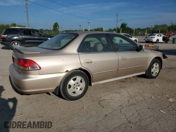 2001 Honda Accord EX z VIN 1HGCG16531A059199, wystawiony jako Copart lot #68537475 z przebiegiem 126 868 mil mil oraz Szkoda całkowita • Salvage title. Historia ofert i sprzedaży dostępna na DreamBid. Obrazek 3.