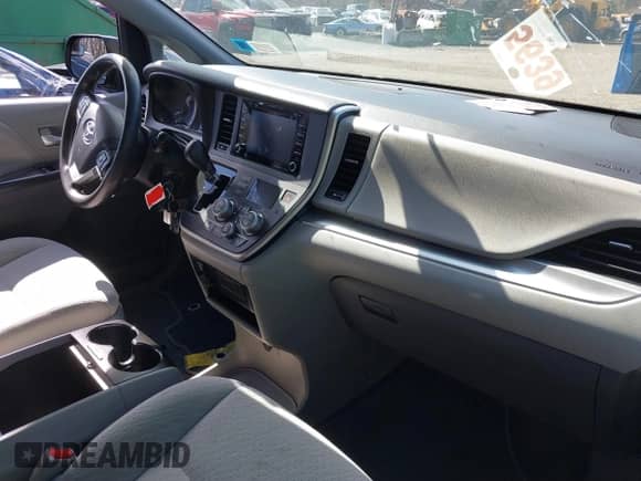 2020 Toyota Sienna LE with VIN 5TDJZ3DC4LS237544, listed as a IAAI auction lot 41701471 with 109,133 mi miles and . Bid and sale history available at DreamBid. Image 5.