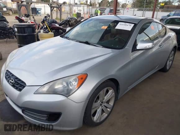 2010 Hyundai Genesis Coupe Grand Touring с VIN KMHHU6KH6AU025181, выставлен на аукционе IAAI как лот 41648470 с пробегом Не указан миль и . История ставок и продаж доступна на DreamBid. Изображение 17.