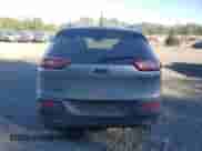 2016 Jeep Cherokee Latitude с VIN 1C4PJMCS7GW102628, выставлен на аукционе Copart как лот 84900125 с пробегом 156 739 миль миль и Списание • Salvage title. История ставок и продаж доступна на DreamBid. Изображение 6.