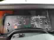 1998 Jeep Wrangler Sport z VIN 1J4FY19S9WP761133, wystawiony jako Copart lot #65012245 z przebiegiem 200 759 mil mil oraz Szkoda całkowita • Salvage title. Historia ofert i sprzedaży dostępna na DreamBid. Obrazek 9.