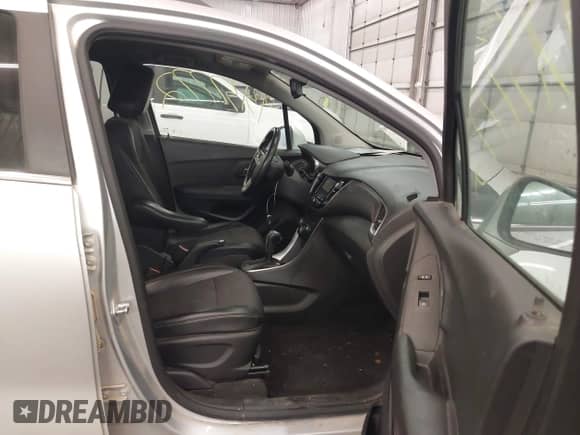 2019 Chevrolet Trax LT с VIN KL7CJLSB6KB851086, выставлен на аукционе IAAI как лот 43137772 с пробегом 168 022 миль миль и . История ставок и продаж доступна на DreamBid. Изображение 5.