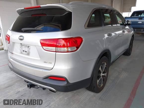 2016 Kia Sorento EX with VIN 5XYPH4A5XGG172260, listed as a IAAI auction lot 43033683 with 176,083 mi miles and . Bid and sale history available at DreamBid. Image 4.