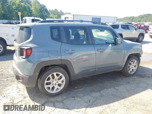 2018 Jeep Renegade Altitude with VIN ZACCJABB1JPJ60024, listed as a Copart auction lot 55577285 with 111,624 mi miles and Salvage title. Bid and sale history available at DreamBid. Image 3.