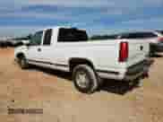 1998 Chevrolet Silverado 1500 z VIN 1GCEC19R3WR111344, wystawiony jako Copart lot #70771365 z przebiegiem 215 634 mil mil oraz Szkoda całkowita • Salvage title. Historia ofert i sprzedaży dostępna na DreamBid. Obrazek 2.
