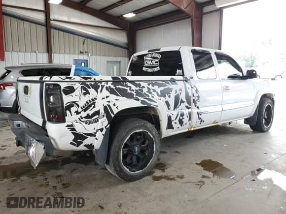 2005 GMC Sierra 1500 SLE z VIN 1GTEK19Z25Z266873, wystawiony jako Copart lot #81870355 z przebiegiem 148 483 mil mil oraz Szkoda całkowita • Salvage title. Historia ofert i sprzedaży dostępna na DreamBid. Obrazek 3.