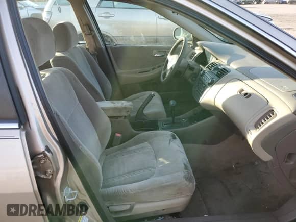 2000 Honda Accord LX с VIN 1HGCG1642YA084841, выставлен на аукционе Copart как лот 72237974 с пробегом Не указан миль и Списание • Salvage title. История ставок и продаж доступна на DreamBid. Изображение 6.