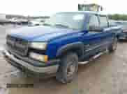 2004 Chevrolet Silverado 2500 LT z VIN 1GCGC23UX4F251997, wystawiony jako IAAI lot #42551103 z przebiegiem 195 443 mil mil oraz . Historia ofert i sprzedaży dostępna na DreamBid. Obrazek 18.
