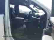 2025 Chevrolet Tahoe LT z VIN 1GNS5NRD8SR202894, wystawiony jako IAAI lot #42861384 z przebiegiem Nie podano mil oraz . Historia ofert i sprzedaży dostępna na DreamBid. Obrazek 5.