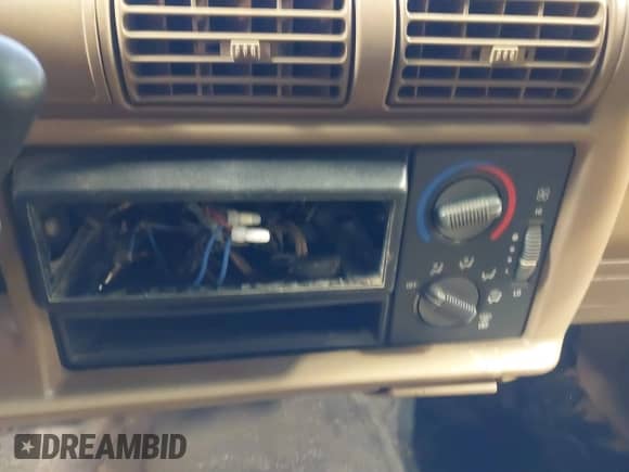 1997 Chevrolet S-10 LS с VIN 1GCCS1442VK191815, выставлен на аукционе IAAI как лот 41306136 с пробегом 282 097 миль миль и . История ставок и продаж доступна на DreamBid. Изображение 21.