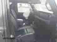 2021 Jeep Wrangler Unlimited Sahara z VIN 1C4JJXP65MW676726, wystawiony jako IAAI lot #41795701 z przebiegiem 38 480 mil mil oraz . Historia ofert i sprzedaży dostępna na DreamBid. Obrazek 5.