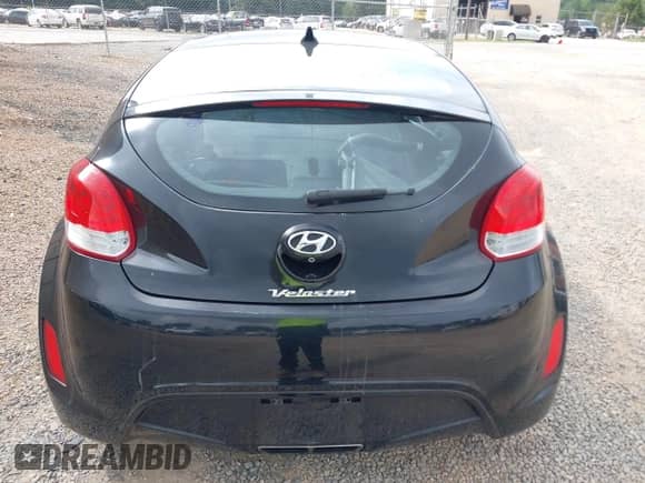 2016 Hyundai Veloster с VIN KMHTC6AD0GU255061, выставлен на аукционе IAAI как лот 43029597 с пробегом 54 840 миль миль и . История ставок и продаж доступна на DreamBid. Изображение 16.